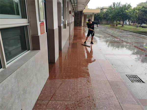 常州市戚墅堰東方小學地面防滑